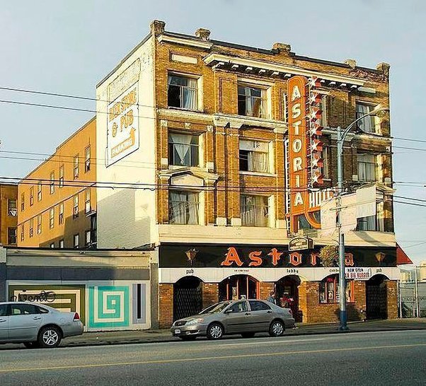 Astoria Pub